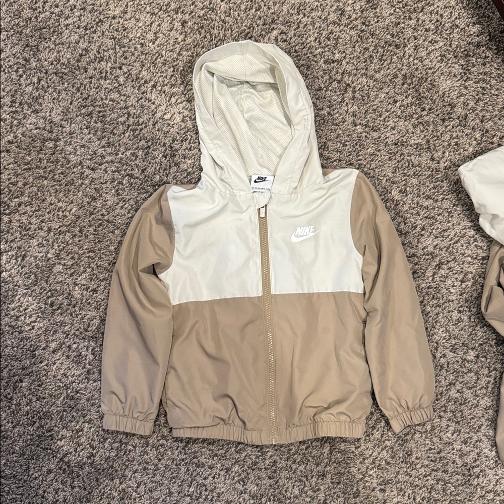 Kids Nike windbreaker jacket